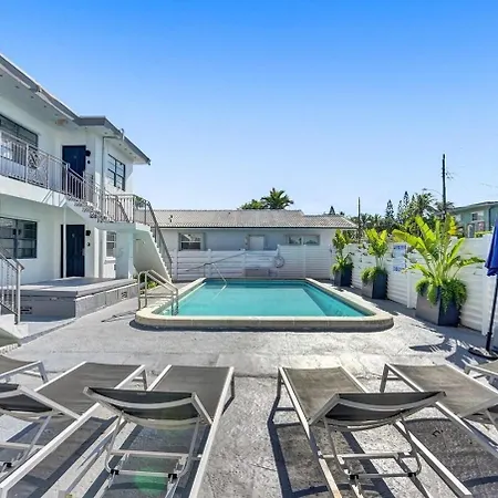 Waves On Desoto Rental Unit With Pool